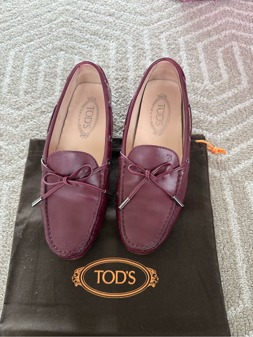 TOD'S Burgundy Leather Bow-Tie Driving Loafers
